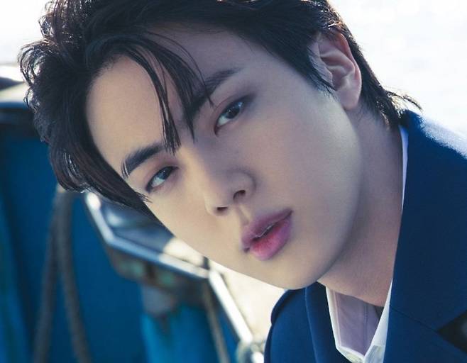 '미의 남신' 방탄소년단 진, 확신의 하이브 대표 비주얼 라인..집중 조명