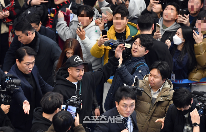 맨유출신 제시 린가드가 5일 인천국제공항2청사를 통해 입국했다. 린가드는 FC서울과 조율한 계약을 최종 마무리하면 K리거로 활약하게 될 예정이다. 2024.02.05.인천공항 | 강영조 기자 kanjo@sportsseoul.com