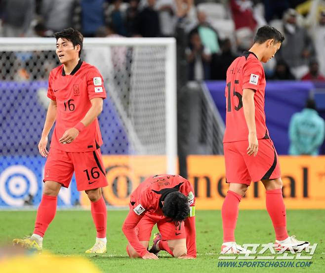 2일(현지시간) 카타르 알와크라 알자누브 스타디움에서 열린 2023 아시아축구연맹(AFC) 카타르 아시안컵 8강전 대한민국과 호주의 경기. 경기에서 승리한 대한민국 손흥민이 숨을 고르고 있다. 알와크라(카타르)=박재만 기자pjm@sportschosun.com/2023.02.02/