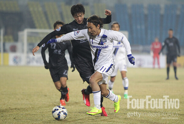 사진=게티이미지. 성남FC 황의조가 감바 오사카와 경기를 치르고 있다.