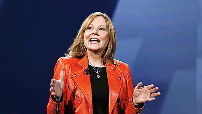 메리 바라 GM 회장이 지난 2015년 6월 미국 미시간주 디트로이트에서 열린 신차 발표회에서 연설을 하고 있다.  AP뉴시스