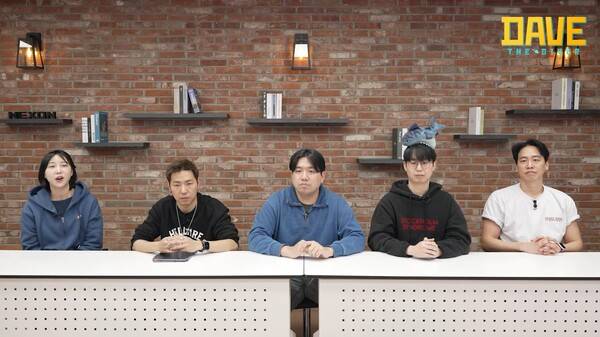 - 유나 CM, 황재호 디렉터, 우찬희 리더, 변순항 프로그래머, 김준학 디자이너