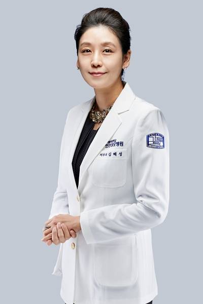 김혜성 가톨릭대학교 인천성모병원 피부과 교수(가려움증 클리닉 책임 의료진)는 “6주 이상의 만성 가려움증은 피부질환 외에도 조기 노화, 전신 질환, 신경학적 질환, 정신 질환과 관련 있는 경우가 많다”고 조언한다.