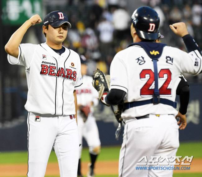 경기에서 승리한 두산 선수들이 기뻐하고 있다. 잠실=박재만 기자pjm@sportschosun.com