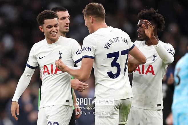 ▲ 토트넘은 11일(한국시간) 영국 런던 토트넘 홋스퍼 스타디움에서 열린 2023-24시즌 잉글랜드 프리미어리그 24라운드 브라이튼 앤 호브 알비온와 경기에서 2-1 역전승을 거뒀다.