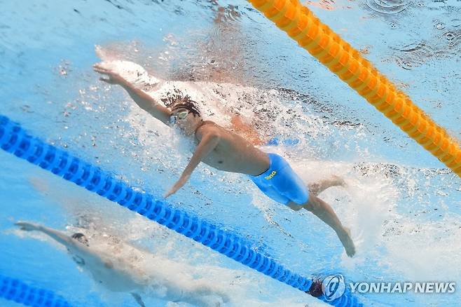 도하 세계선수권대회에서 역영하는 김우민 [AP=연합뉴스]