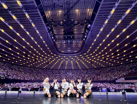 Girl group IVE during the Japanese leg of its ″Show What I Have″ world tour [STARSHIP ENTERTAINMENT]