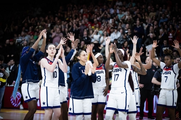 ‘진짜 드림팀’ 미국은 벨기에전에서 오심 끝에 승리, 뒷맛이 깔끔하지 못했다. 사진=FIBA 제공