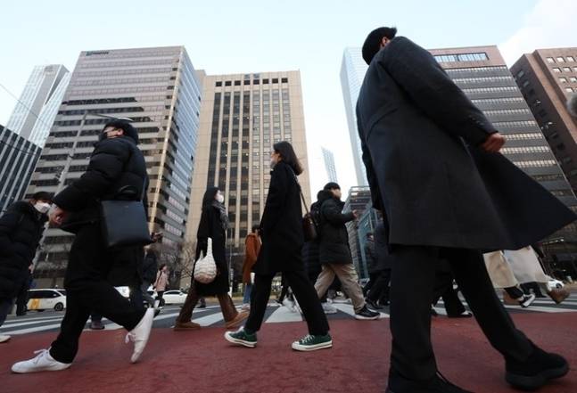 출근하는 직장인들의 모습. 뉴시스