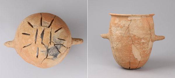 부산 기장군 가동 유적에서 출토된 시루. 왼쪽은 시루 바닥 모습.  부산박물관 제공