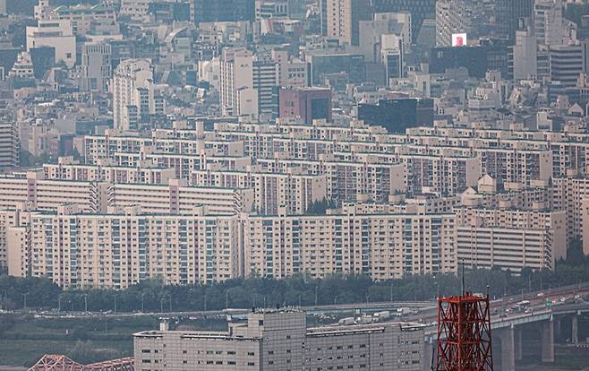 서울 강남 압구정3구역도 높은 분담금에 술렁이고 있다. 사진은 압구정 일대 전경. [매경DB]