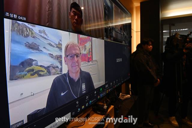 클린스만 감독이 15일 대한축구협회 전력강회위원회에 화상으로 참석하고 있다. /게티이미지코리아
