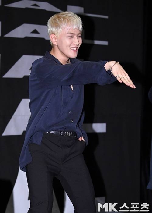 그룹 아이콘의 멤버 김동혁이 데뷔 9년 만에 솔로로 데뷔한다. 사진 = DB