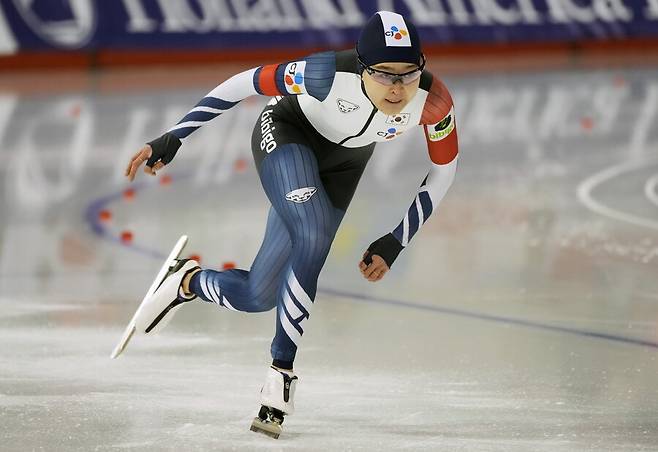 ▲ 김민선이 스피드스케이팅 세계선수권 여자 500m에서 은메달을 목에 걸었다. ⓒ연합뉴스/EPA/AP