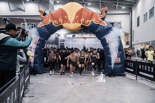 세계에서 가장 빠르게 성장하고 있는 실내 피트니스 대회 하이록스(HYROX)가 지난 17일 국내 최초로 인천 송도컨벤시아에서 열렸다. 사진┃하이룩스