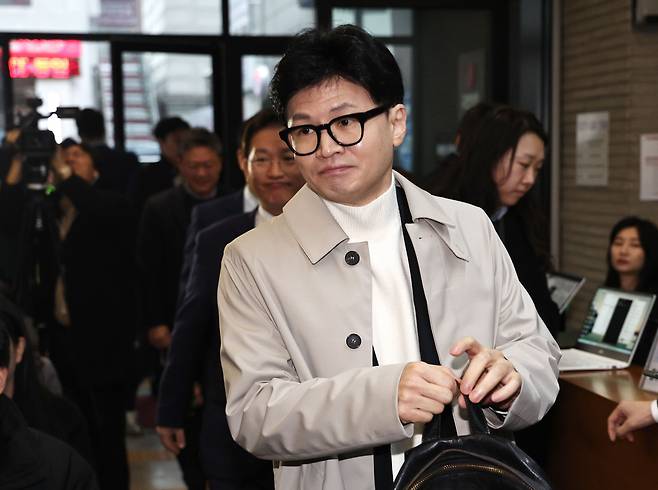 한동훈 국민의힘 비상대책위원장이 19일 오전 서울 여의도 중앙당사로 출근하고 있다. /뉴스1