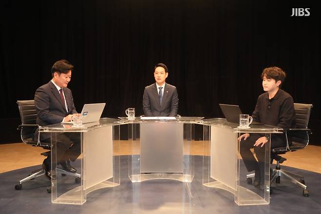오늘(19일) 진행된 제주시을 더불어민주당 김한규 의원 대상 JIBS 등 제주지역 언론 4사 대담 현장 (사진, 언론 4사 공동취재단)