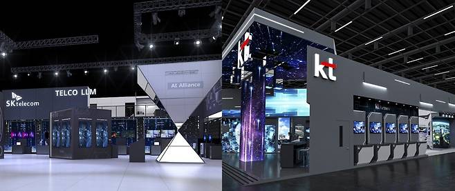 한국 통신기업들이 26일 스페인 바르셀로나에서 개막하는 ‘MWC 2024’에서 인공지능(AI) 기술을 중심으로 한 전시에 나선다. SK텔레콤 전시관(왼쪽)과 KT 전시관 조감도. 사진제공｜SK텔레콤·KT