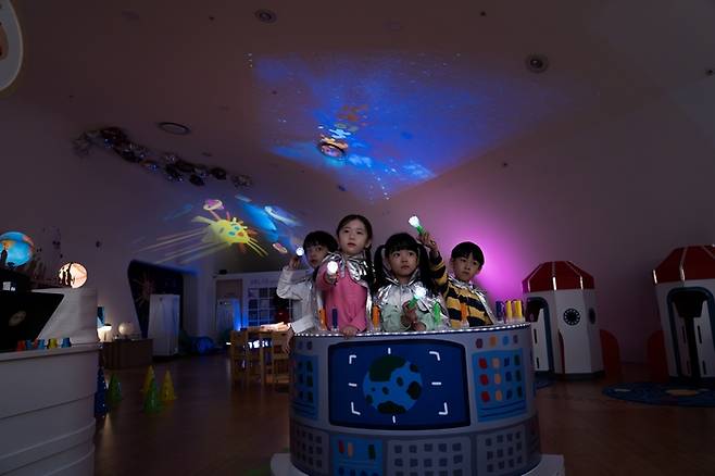 디키디키 ‘너와 나의 우주’ 프로그램.  /사진= 이즈피엠피