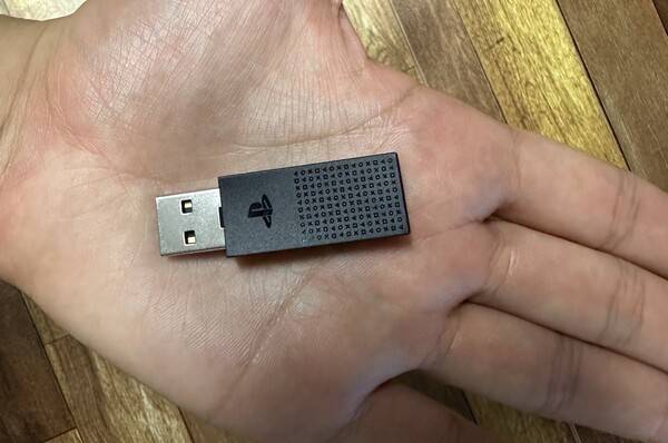 - 플레이스테이션 링크 USB 어댑터는 3만 4800원에 별도로 구매 가능합니다