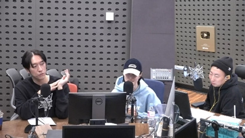 그룹 코요태 빽가가 추성훈과 비교당했던 일화를 이야기했다. 사진 = KBS CoolFM ‘박명수의 라디오쇼’ 캡처