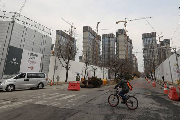 2023년 3월 촬영한 서울 강동구 둔촌주공 재건축 공사 현장 모습. [사진=뉴시스]