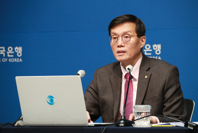 이창용 한국은행 총재가 22일 서울 중구 한국은행에서 열린 ‘통화정책방향 기자간담회’에서 발언하고 있다.