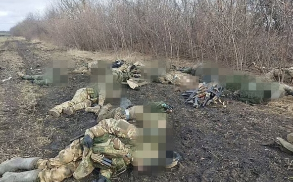 사령관의 잘못된 판단으로 적군(우크라이나군)의 하이마스 공격을 받은 러시아 병사 60여 명이 사망했다.(사진)