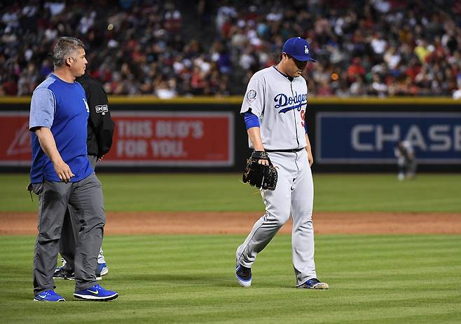 2018년 5월3일 애리조나전에서 사타구니 부상으로 강판되는 류현진. 류현진은 부상에서 돌아온 후 더 위력적인 투구를 선보였다.    게티이미지코리아