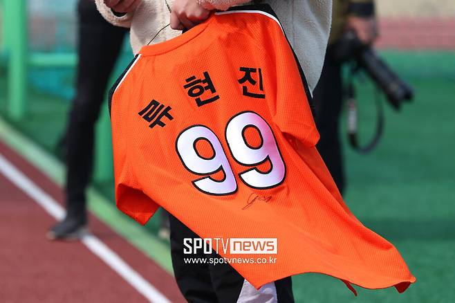 ▲ 한화 이글스 99번 류현진의 유니폼을 올해부터 다시 볼 수 있게 됐다. ⓒ 곽혜미 기자