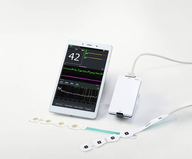 환자의 마취 깊이를 0부터 100까지 나타내 의료진에게 마취 심도를 전달하는 브레인유의 제품./브레인유