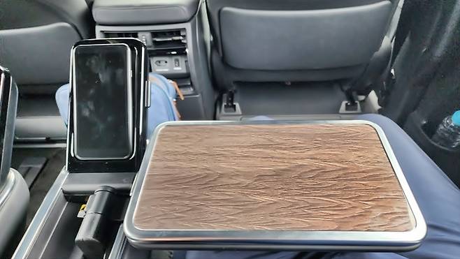 알파드 폴딩 테이블  [사진촬영=최기성 매경닷컴 기자]