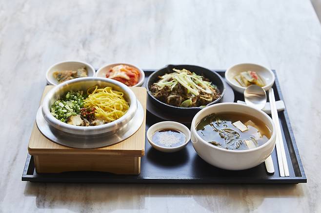 서울 영등포구 여의도동 ‘브라이튼 여의도’ 조·중식 서비스. [사진 = 신영]