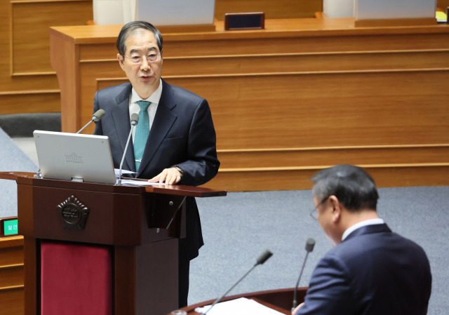 ▲한덕수 국무총리가 23일 국회 본회의 대정부질문에서 더불어민주당 김태년 의원의 질문에 답변하고 있다. ⓒ연합뉴스