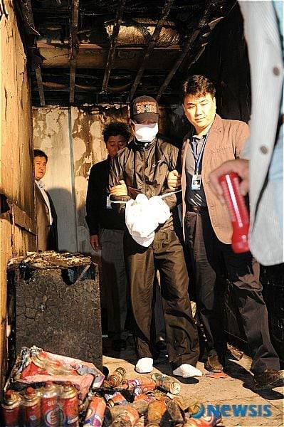 논현동 고시원 방화현장, 현장검증 하는 정상진. /뉴시스