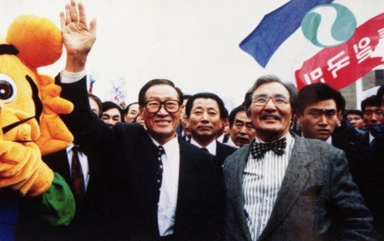 1992년 대선에서 통일국민당 후보로 나선 정주영 현대그룹 회장. 중앙포토