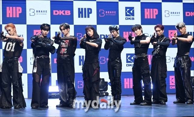 그룹 다크비. / 마이데일리