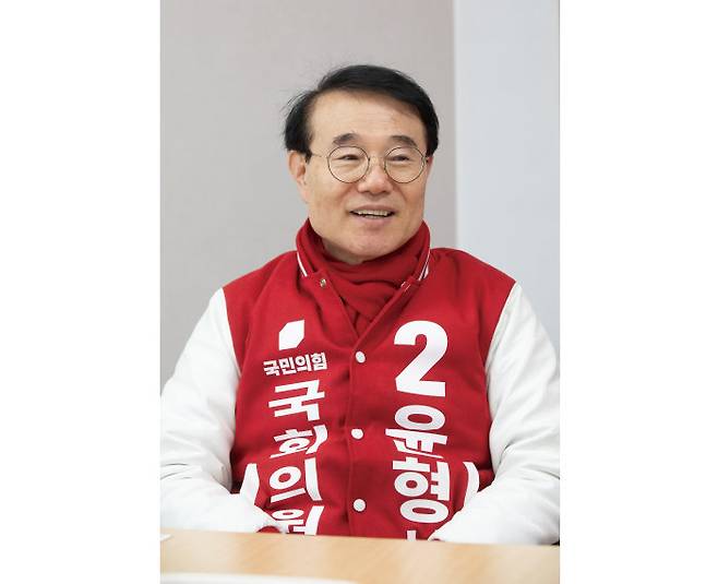 2월 6일 인천 계양구 계산동 선거사무소에서 윤형선 국민의힘 계양을 당협위원장이 ‘신동아’와 인터뷰하고 있다. [지호영 기자]