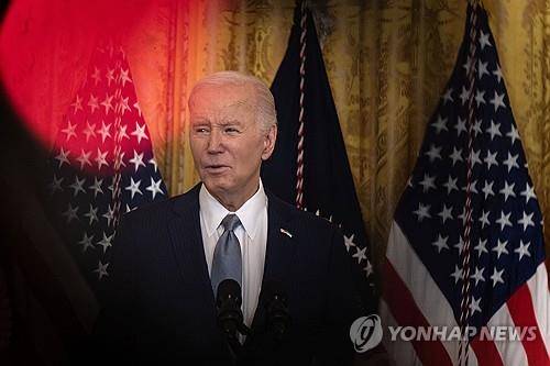 23일(현지시간) 백악관에서 주지사들 만나 연설하는 바이든 미국 대통령 [워싱턴 EPA=연합뉴스]