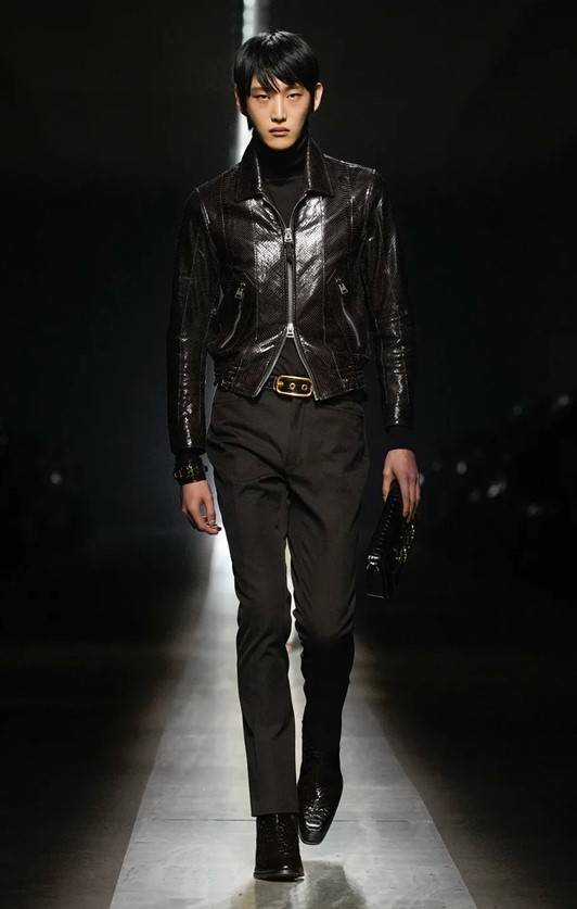 톰포드(TOM FORD)&nbsp;WINTER 24 무대에 오른 유하민.