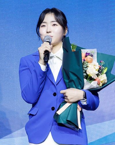 유현조가 삼천리 스포츠단 입단식에서 프로에 데뷔하는 소감을 밝히고 있다.