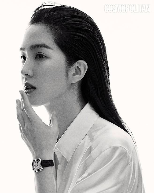 셔츠 가격미정 돌체앤가바나. 까르띠에 생뛰르 빈티지 워치 에디터 소장품.