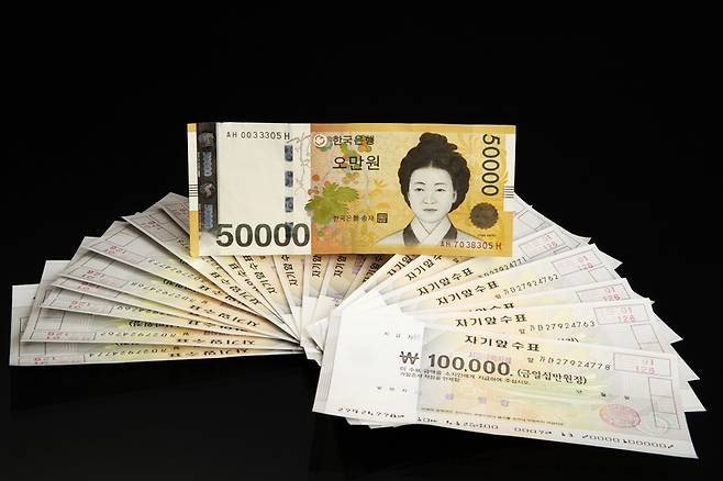 한국인은 40대 이후 행복감이 크게 낮아지는 것으로 나타났다.  /게티이미지뱅크