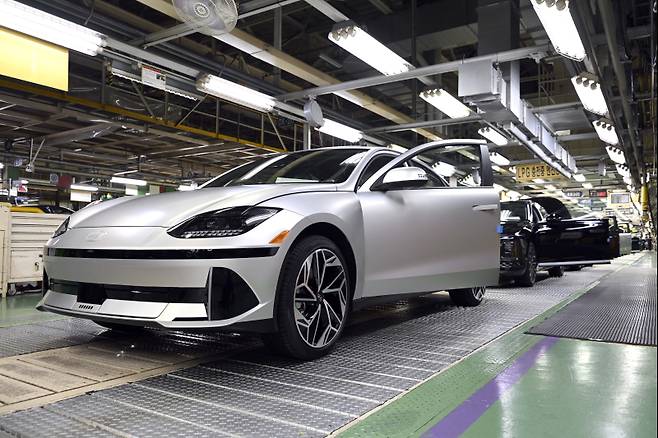 현대차 아산공장에서 전기차 아이오닉6 생산되고 있다. 현대차그룹 제공