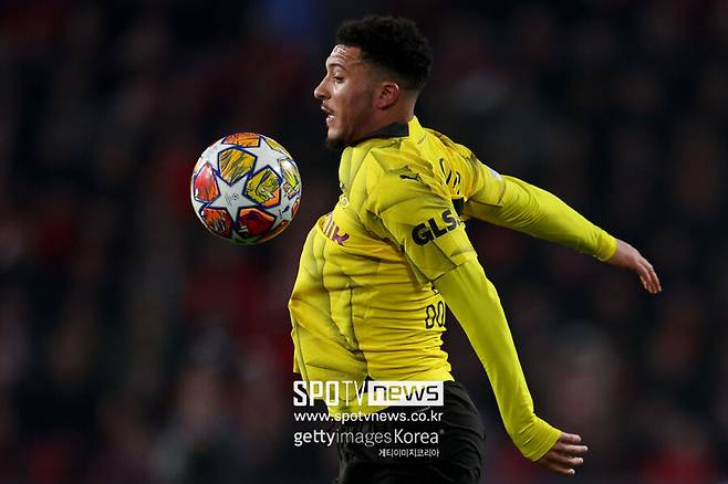 ▲&nbsp;제이든 산초가 복귀 후 첫 골을 노리고 있다.