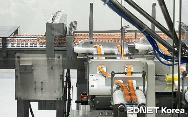 지난 2019년 GC녹십자 오창공장에 설립된 완제 공정 시설 ‘통합완제관(W&FF)’에서 제조된 혈액제제의 완제 공정 모습. (사진=김양균 기자)