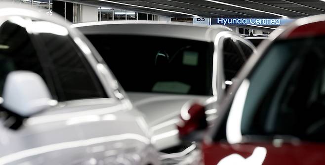 경기 용인시 현대 인증중고차 센터에 상품화를 마친 중고차들이 세워져 있다. /뉴스1