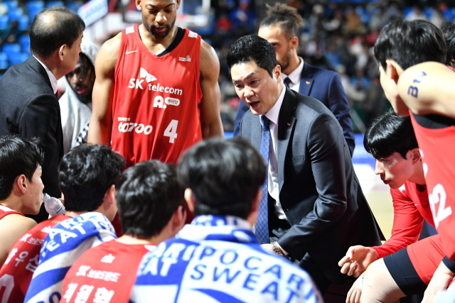 서울 SK 나이츠가 고양 소노 스카이거너스를 꺾고 2연패에서 탈출했다./KBL