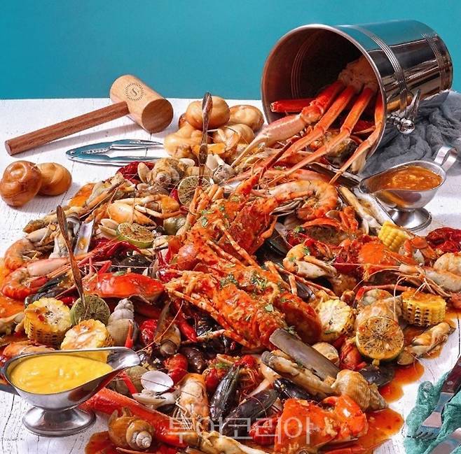 색다른 씨푸드 요리 /사진제공=HNM KOREA