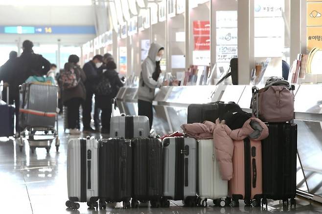 설 연휴 마지막 날인 지난달 12일 인천국제공항 출국장 /사진=뉴스1